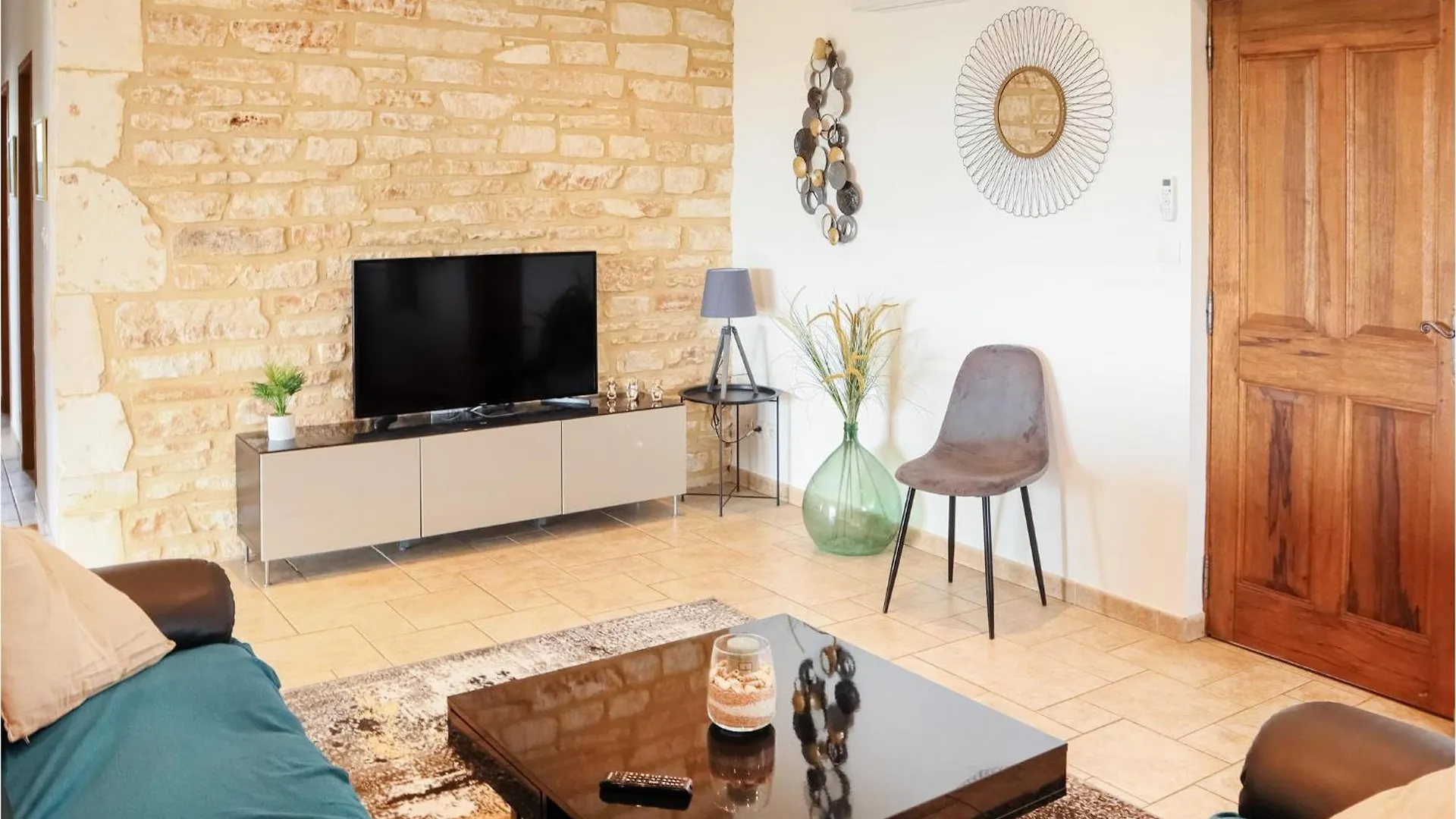 펜션 Cozy Home In Orgnac-Laven With Wifi 프랑스